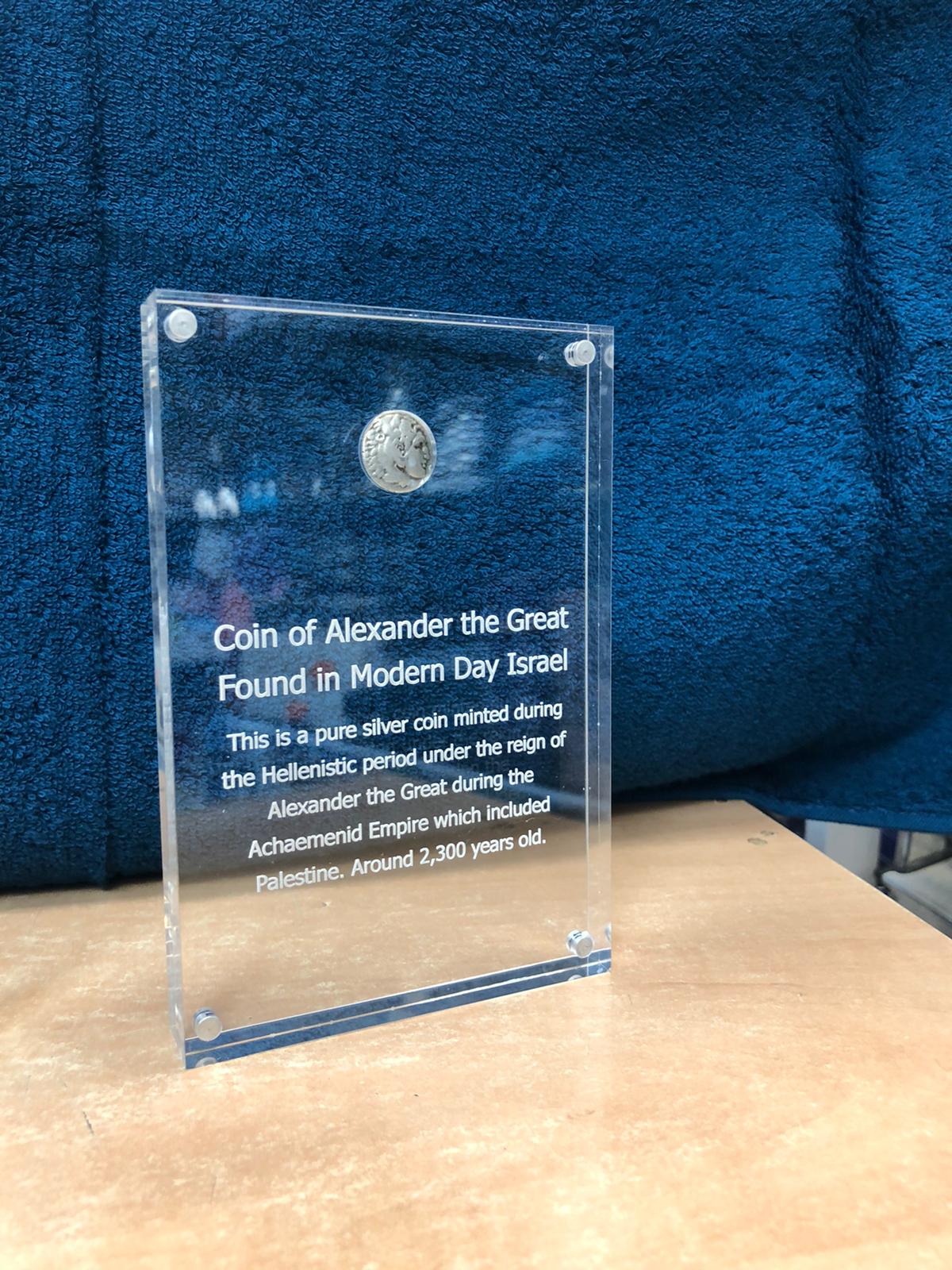 מגני קריסטל ואקריל